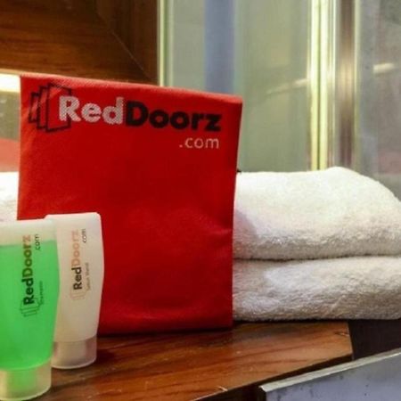 Reddoorz Near Ramai Mall Malioboro Джокьякарта Экстерьер фото