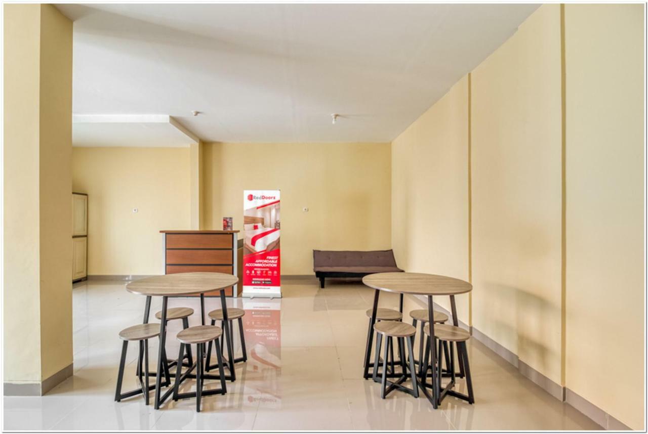 Reddoorz Near Ramai Mall Malioboro Джокьякарта Экстерьер фото