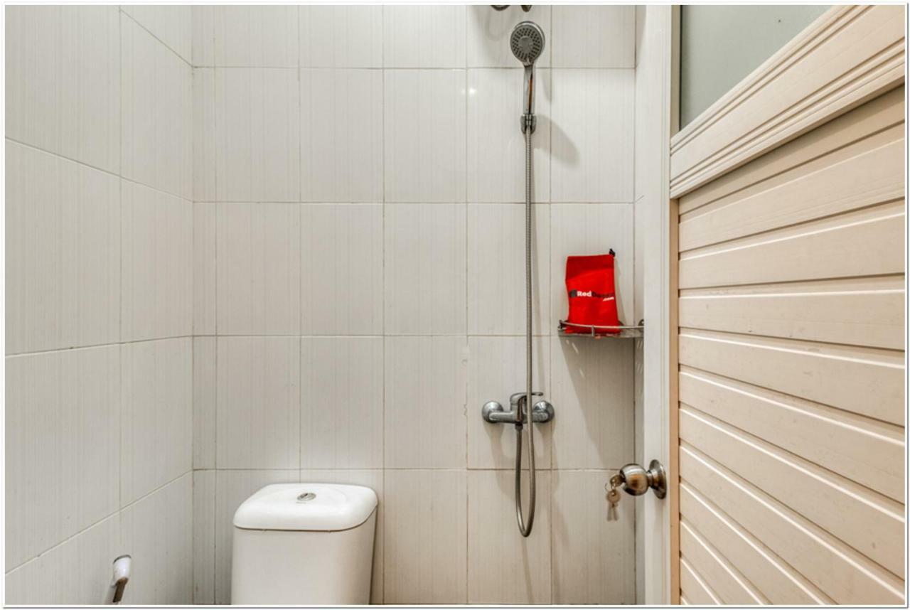 Reddoorz Near Ramai Mall Malioboro Джокьякарта Экстерьер фото