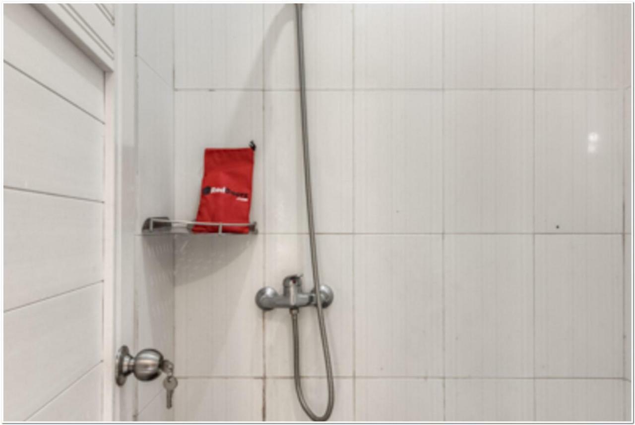 Reddoorz Near Ramai Mall Malioboro Джокьякарта Экстерьер фото